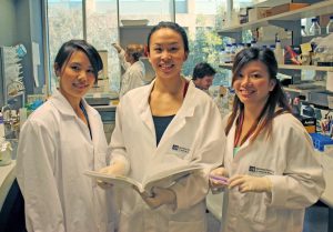 The inaugural recipient of the Fielding Fellowship, the Hudson Institute's Dr Rebecca Lim (centre) - for her research into stem cell-like therapy to treat lung damage in premature babies.