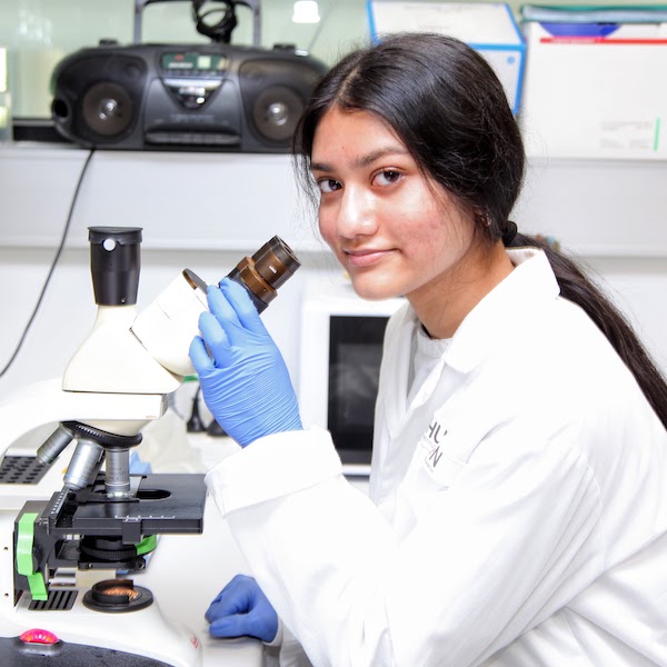 High school scientist, Shazfa Shafeek joined Hudson Institute's 'Young Women in Science 2022 program'.
