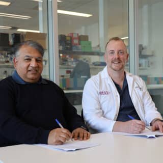 L-R: A/Prof Daniel Gough - Hudson Inst, A/Prof Vinod Ganju - PASO Medical.