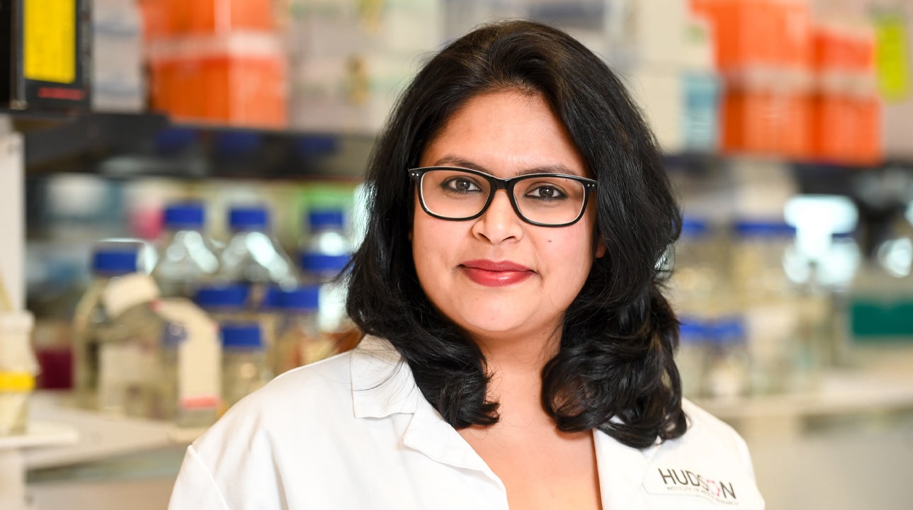 Shayanti Mukherjee researching how to fix pelvic organ prolapse.
